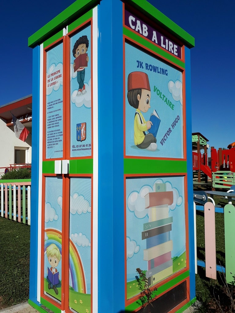 Cabine-a-lire-Commune-Suisse-Casas-Moselle-